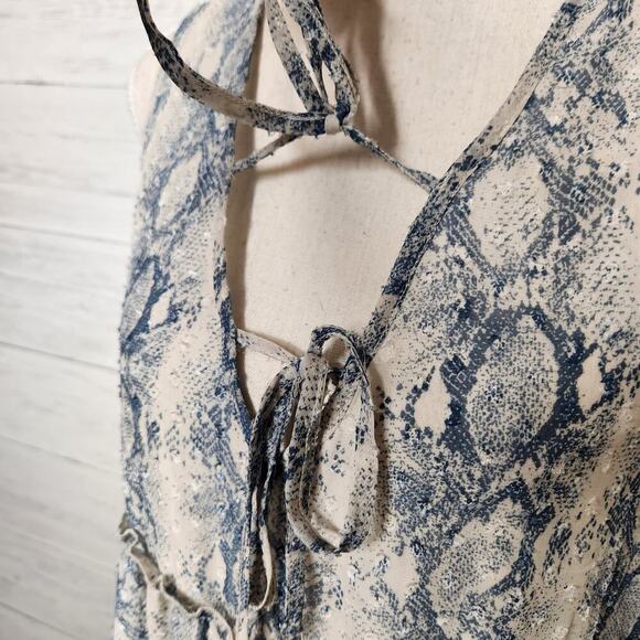 Altar'd State Size XS Blue &‎ White Snakeskin Print Dress - Picture 7 of 11